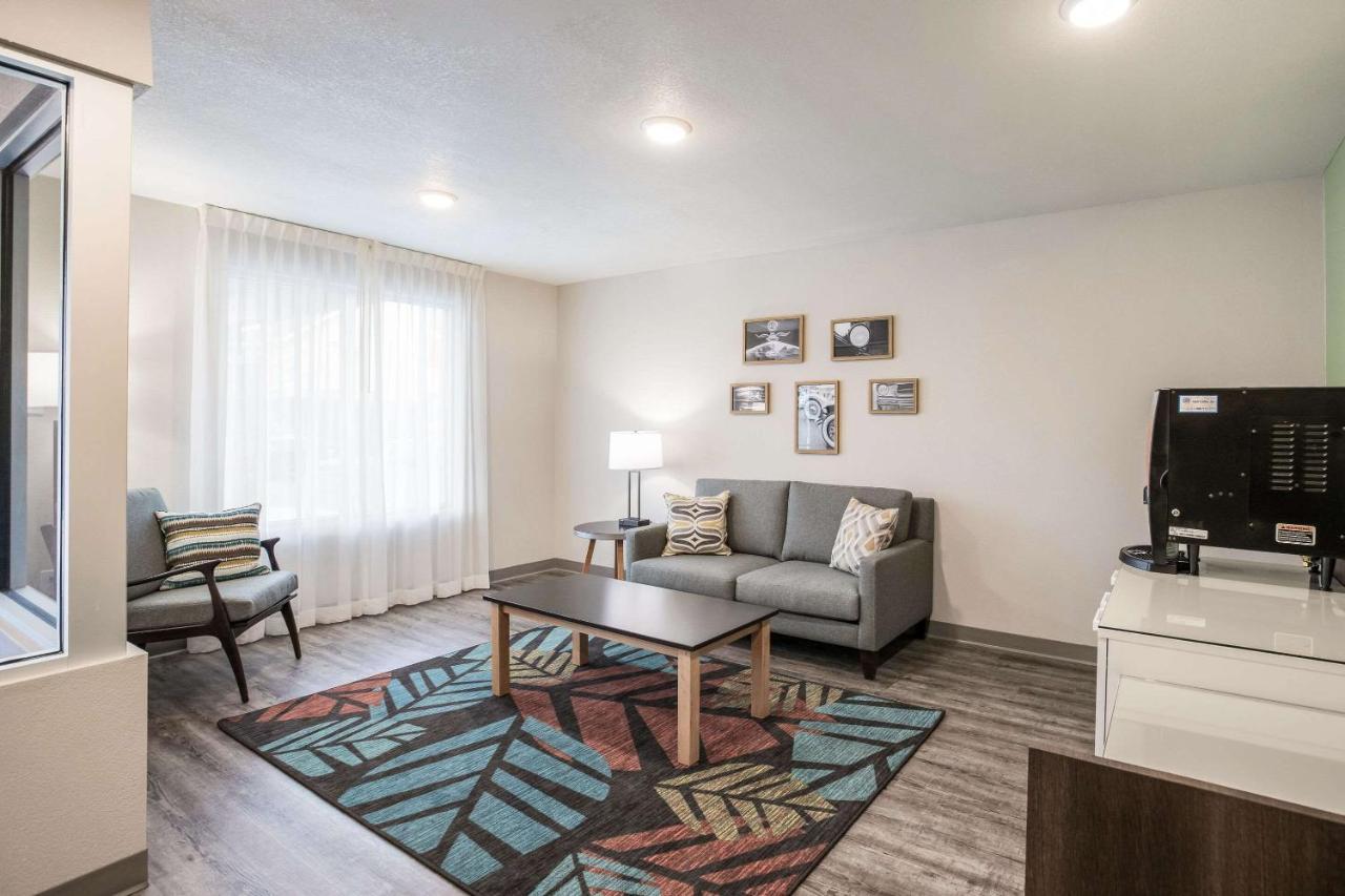 WoodSpring Suites Detroit Madison Heights Buitenkant foto