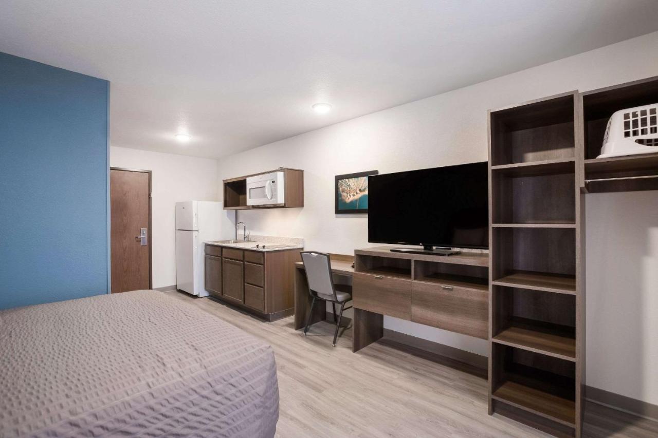 WoodSpring Suites Detroit Madison Heights Buitenkant foto