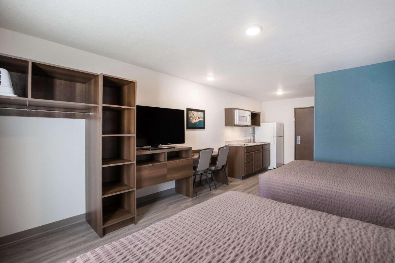WoodSpring Suites Detroit Madison Heights Buitenkant foto