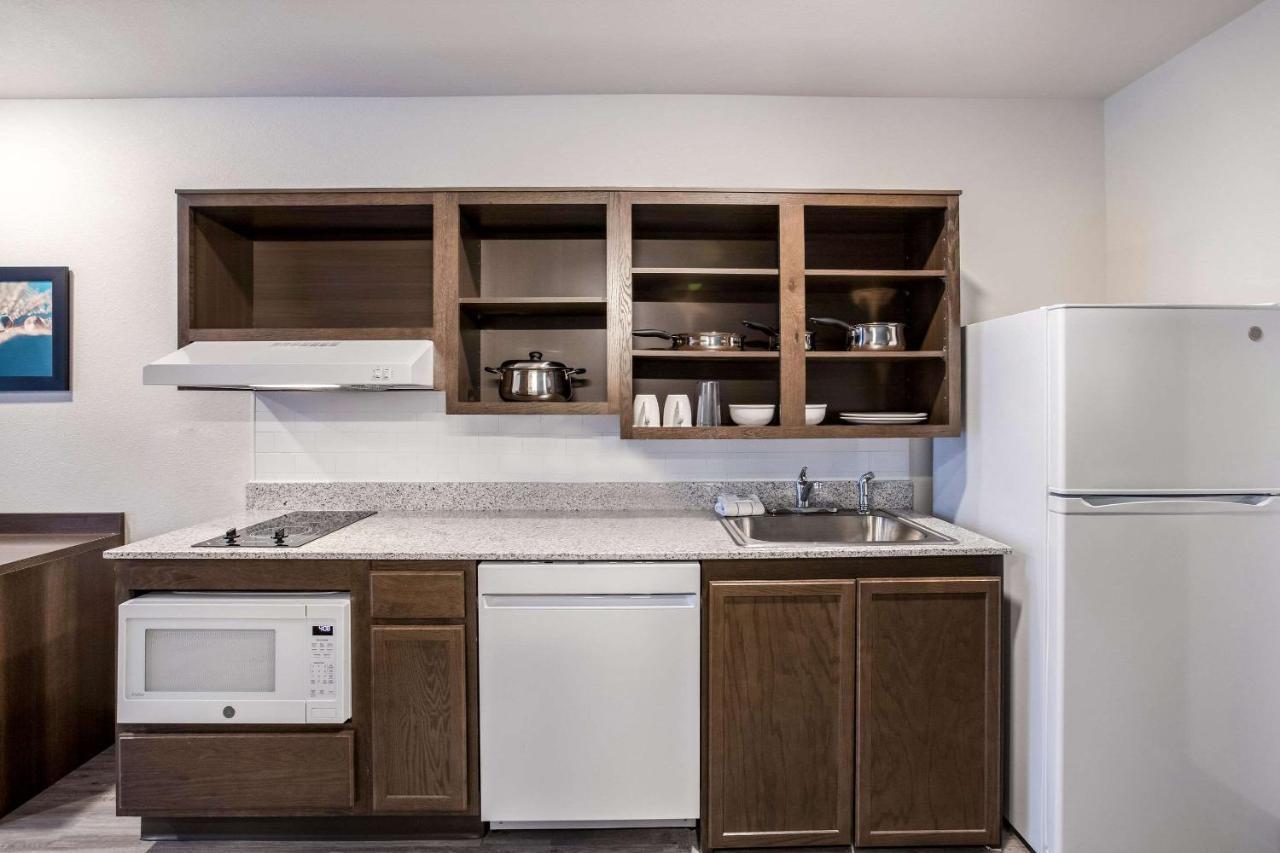 WoodSpring Suites Detroit Madison Heights Buitenkant foto